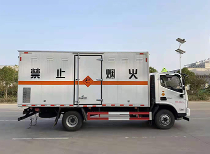 樟树爆破器材运输车