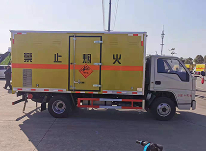 樟树爆破器材运输车技术升级与安全合规新趋势